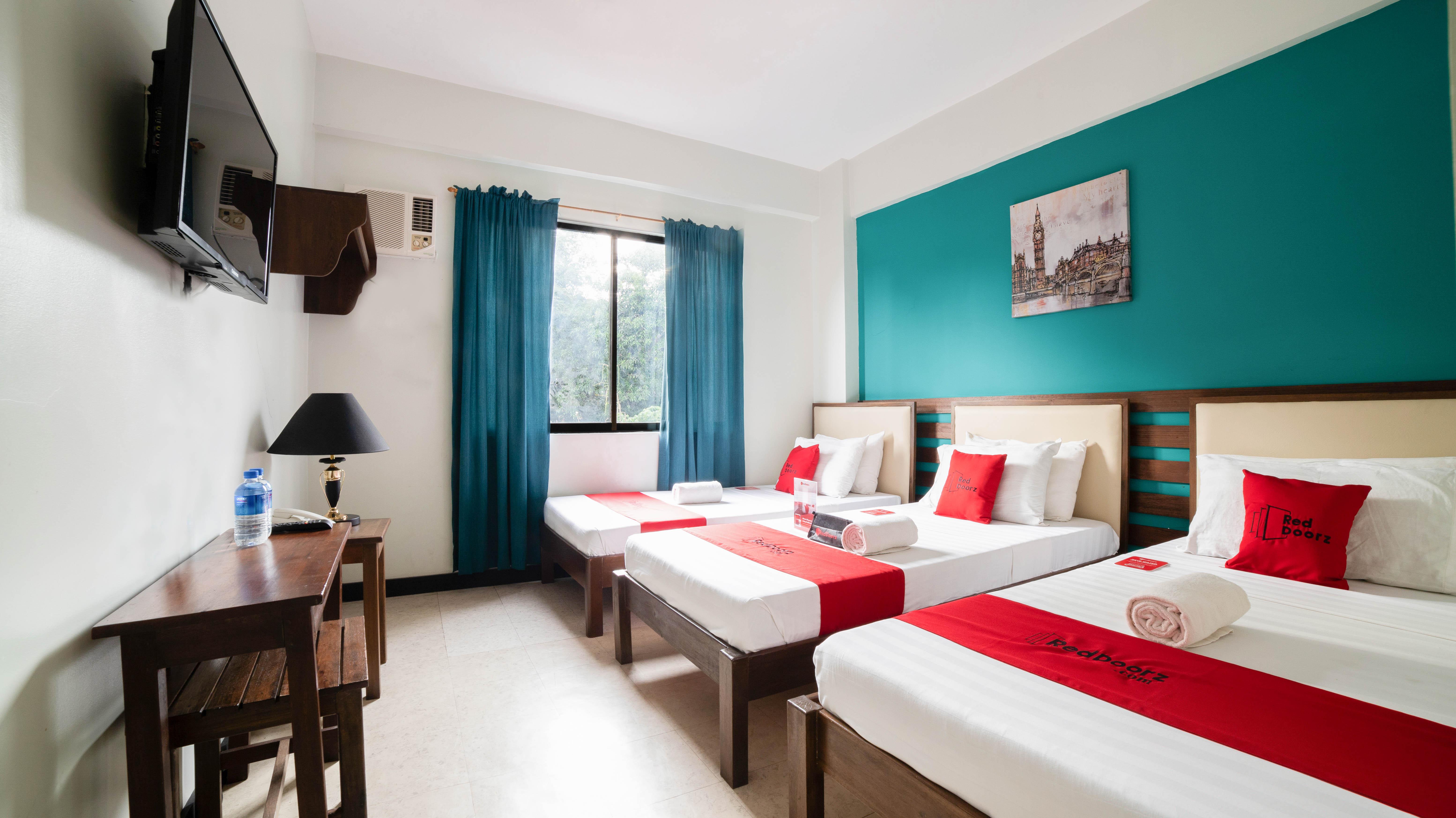 Reddoorz Plus Near Rizal Junction Puerto Princesa Buitenkant foto